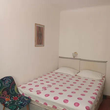 Lejlighed And Lucac Manus